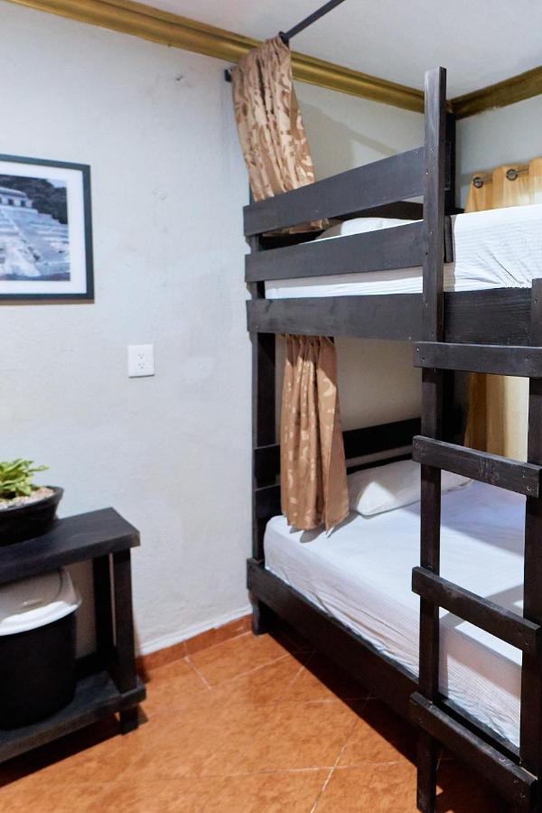 Hostal Ixchel - Wifi, Hot Water, Ac, In Valladolid Downtown Екстер'єр фото