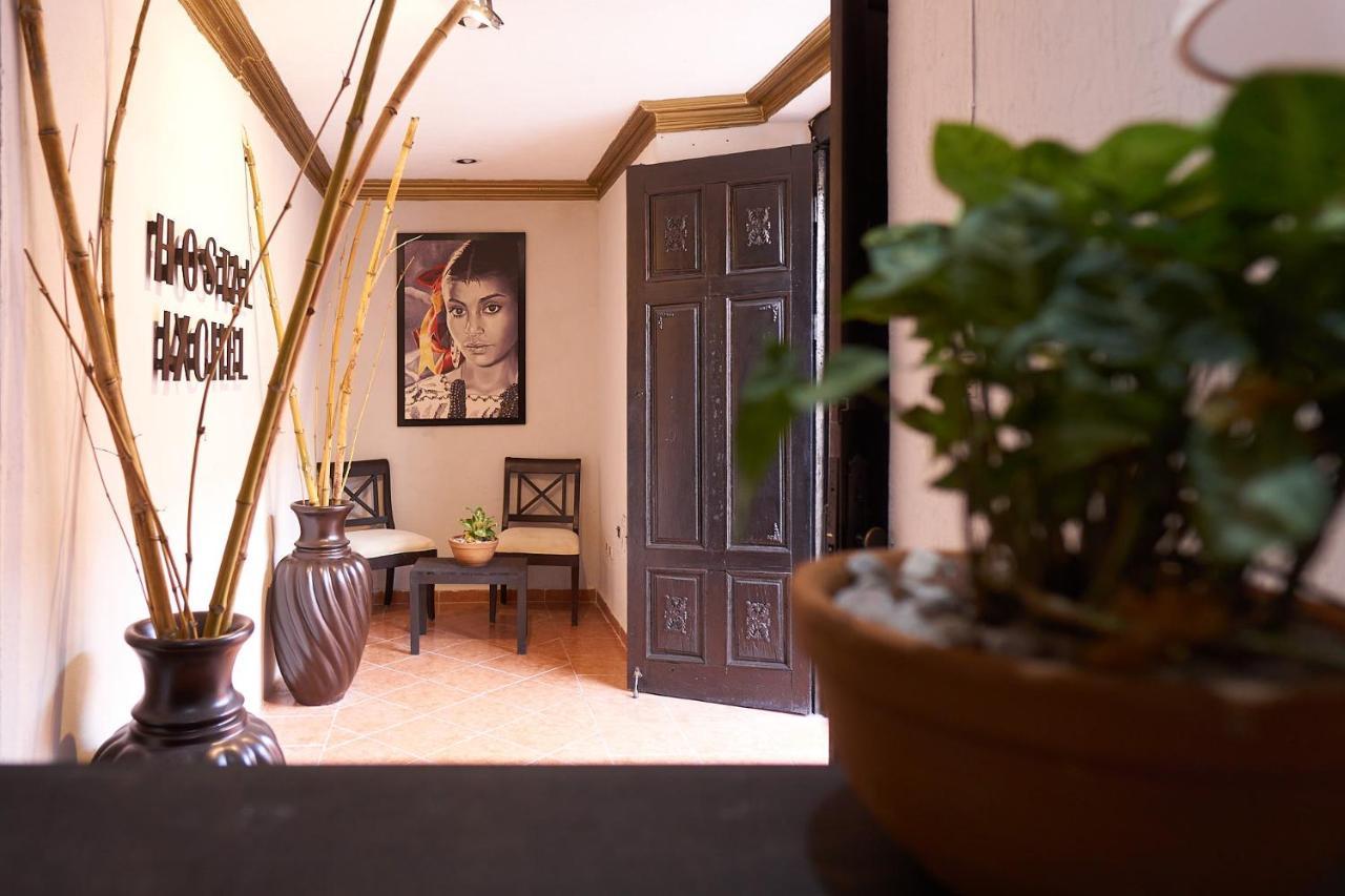 Hostal Ixchel - Wifi, Hot Water, Ac, In Valladolid Downtown Екстер'єр фото